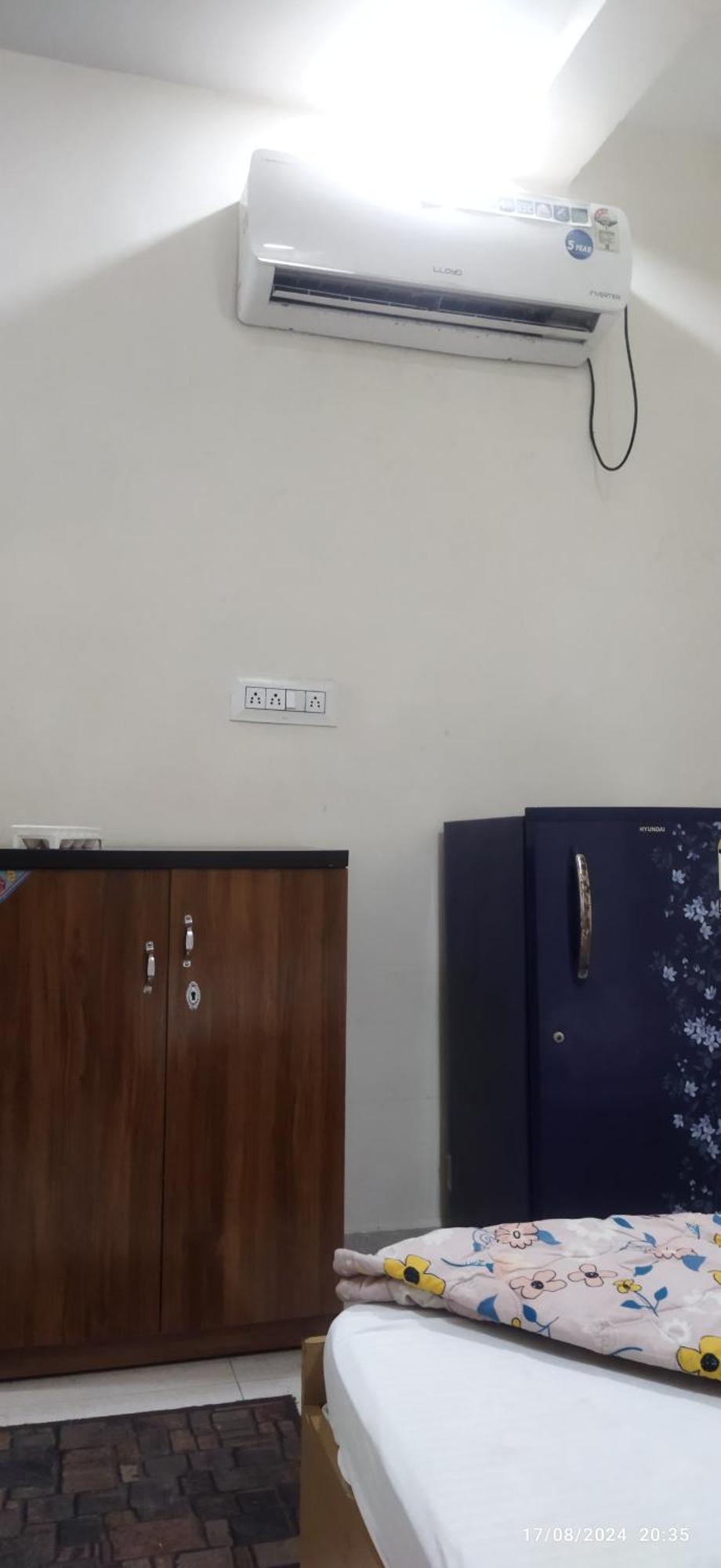 Shree Gajlaxmi Hotel Walking Distance From Mahakaleswar Удджайн Экстерьер фото