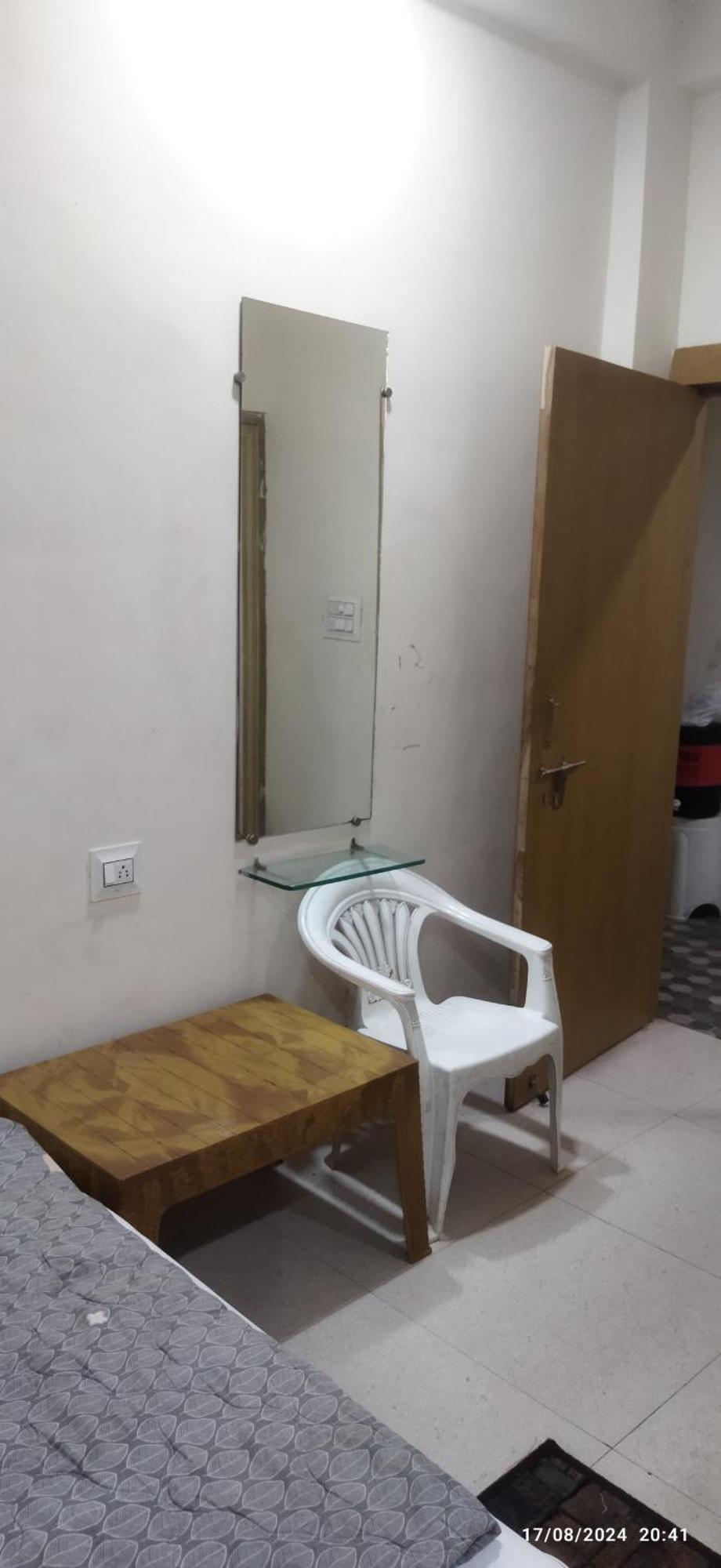 Shree Gajlaxmi Hotel Walking Distance From Mahakaleswar Удджайн Экстерьер фото